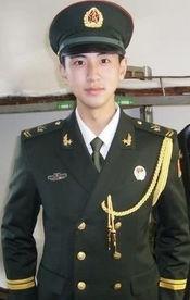 娱乐吃瓜酱当兵,揭秘当兵背后的故事与挑战  第3张